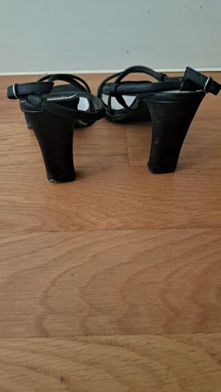 Sandalias de tacón negras MARIA MARE