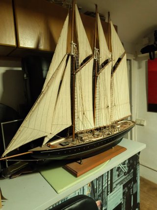 Maqueta de barco de vela