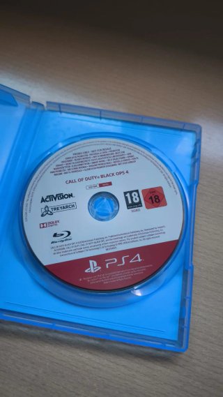 PS4 Slim 1TB + 9 juegos