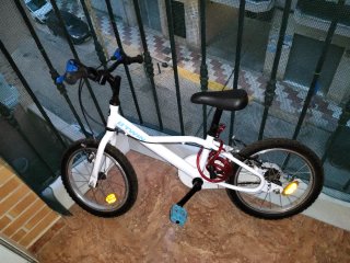 Bicicleta infantil B'TWIN blanca