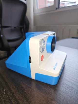 Cámara Polaroid Now G2 Azul/Blanca + Funda