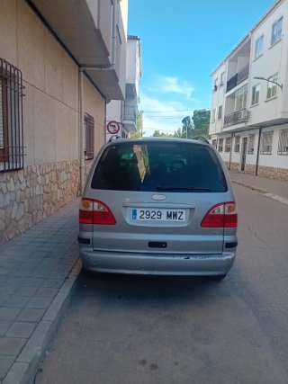 ford galaxy  2004