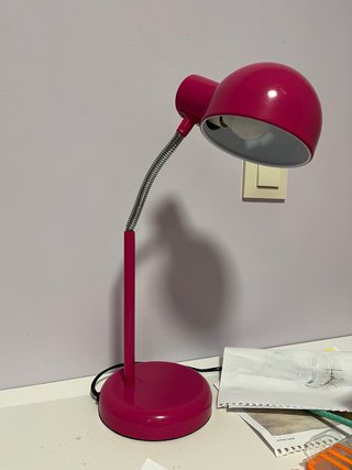 Lámpara flexo escritorio rosa fucsia