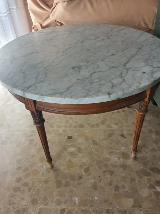 Mesa auxiliar redonda mármol gris y madera