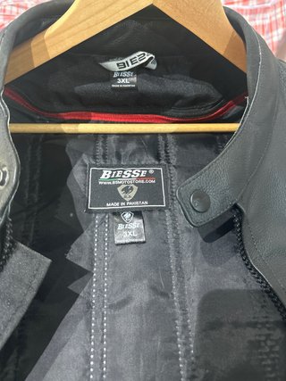 Chaqueta BIESSE Negra Cuero con refuerzos para mot