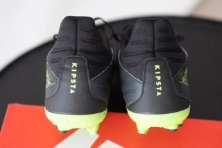 Zapatillas de fútbol negras y verdes