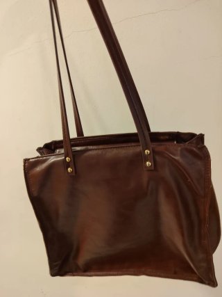 Bolso Parfois marrón piel con ctemallera
