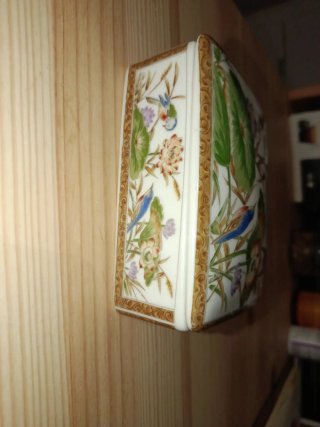 Caja y cenicero de porcelana con aves