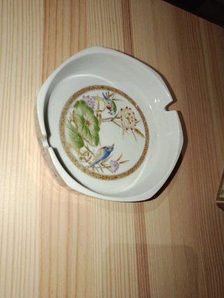 Caja y cenicero de porcelana con aves