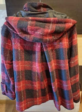 Abrigo Zara cuadros rojo y negro talla M