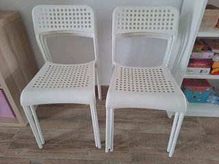 Lote 4 sillas de plástico ikea
