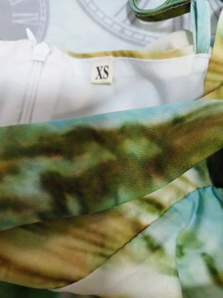 Vestido multicolor con tirantes
