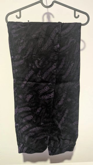 Pantalones Octopus negros y morados
