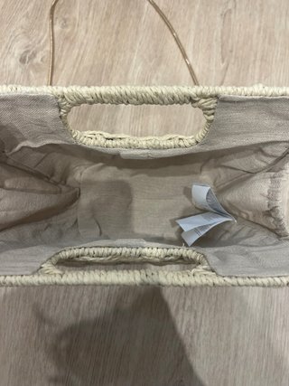Bolso de rafia Parfois beige y dorado