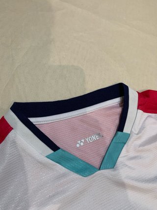 Maglia sportiva bianca con grafica yonker XS