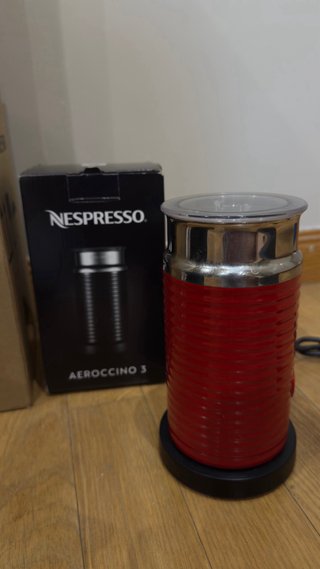Cafetera Nespresso Essenza Mini + Aeroccino 3