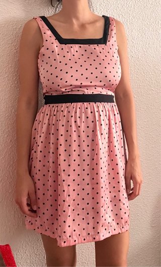 Vestido satinado rosa lunares negro retro pin-up