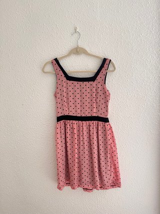 Vestido satinado rosa lunares negro retro pin-up