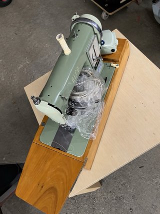 Máquina de coser Alfa De Luxe vintage