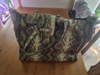 Bolso moderno estampado piel serpiente