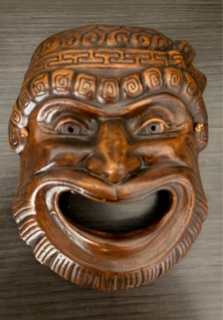 Máscaras griegas antiguas de cerámica.