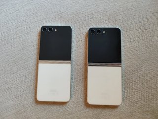 2 Samsung Galaxy Z Flip 5