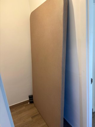 Somier tapizado beige