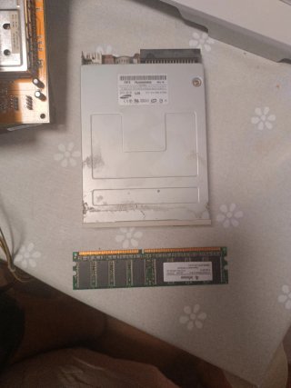 Componentes + Chasis + Cables)
