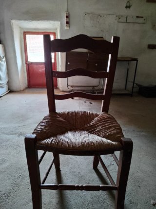 Sillas de madera estilo rústico