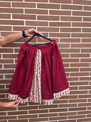 Traje Euskaldantza Beige y Rojo Talla Única