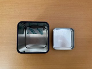 2,5€/caja. 2 cajas metálicas pequeñas