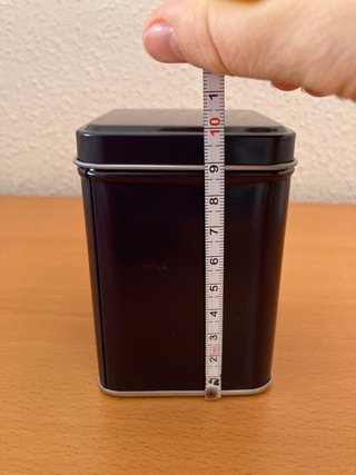 2,5€/caja. 2 cajas metálicas pequeñas