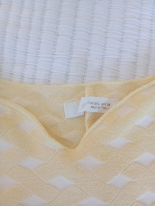 Vestido amarillo con estampado