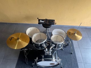 Batería Pearl Roadshow 5 piezas + Platillos