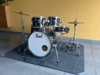 Batería Pearl Roadshow 5 piezas + Platillos