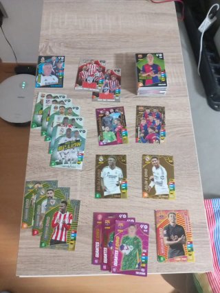 Álbum Adrenalyn LaLiga 2024-25 + lote de cartas