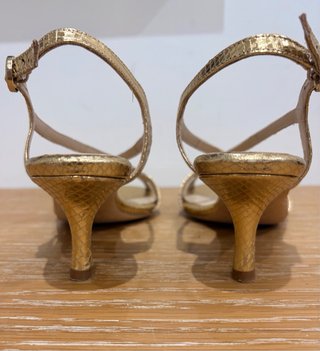 Sandalias doradas tacón T.36