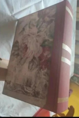 Caja de madera artesanal floral