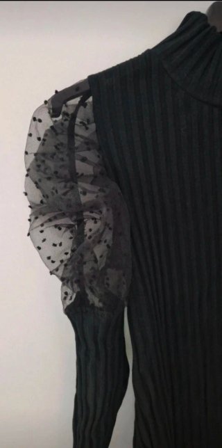 Jersey negro manga abullonada tul plumeti Glowrias
