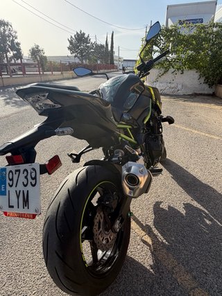 Kawasaki Z900 2022 Negra