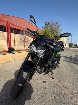 Kawasaki Z900 2022 Negra