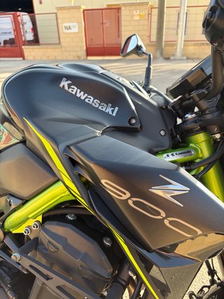 Kawasaki Z900 2022 Negra