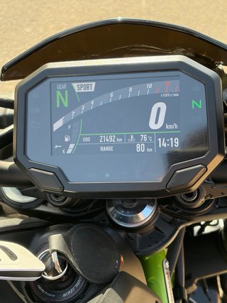 Kawasaki Z900 2022 Negra