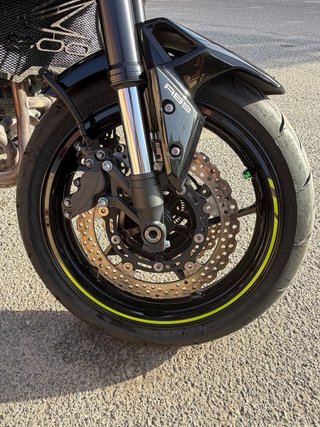Kawasaki Z900 2022 Negra