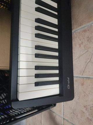 Piano Electrónico Roland FP-10