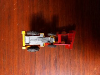 Corgi Juniors Escavadora Massey Ferguson