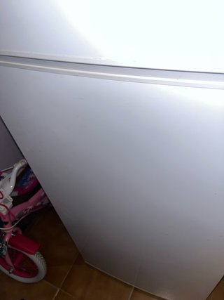 Nevera pequeña blanca