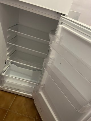 Nevera pequeña blanca