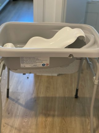 Cambiador y bañera para bebé