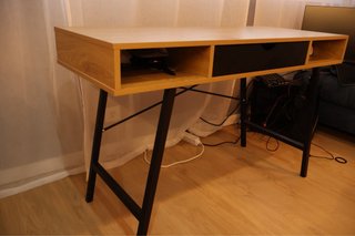 Mesa de escritorio moderna